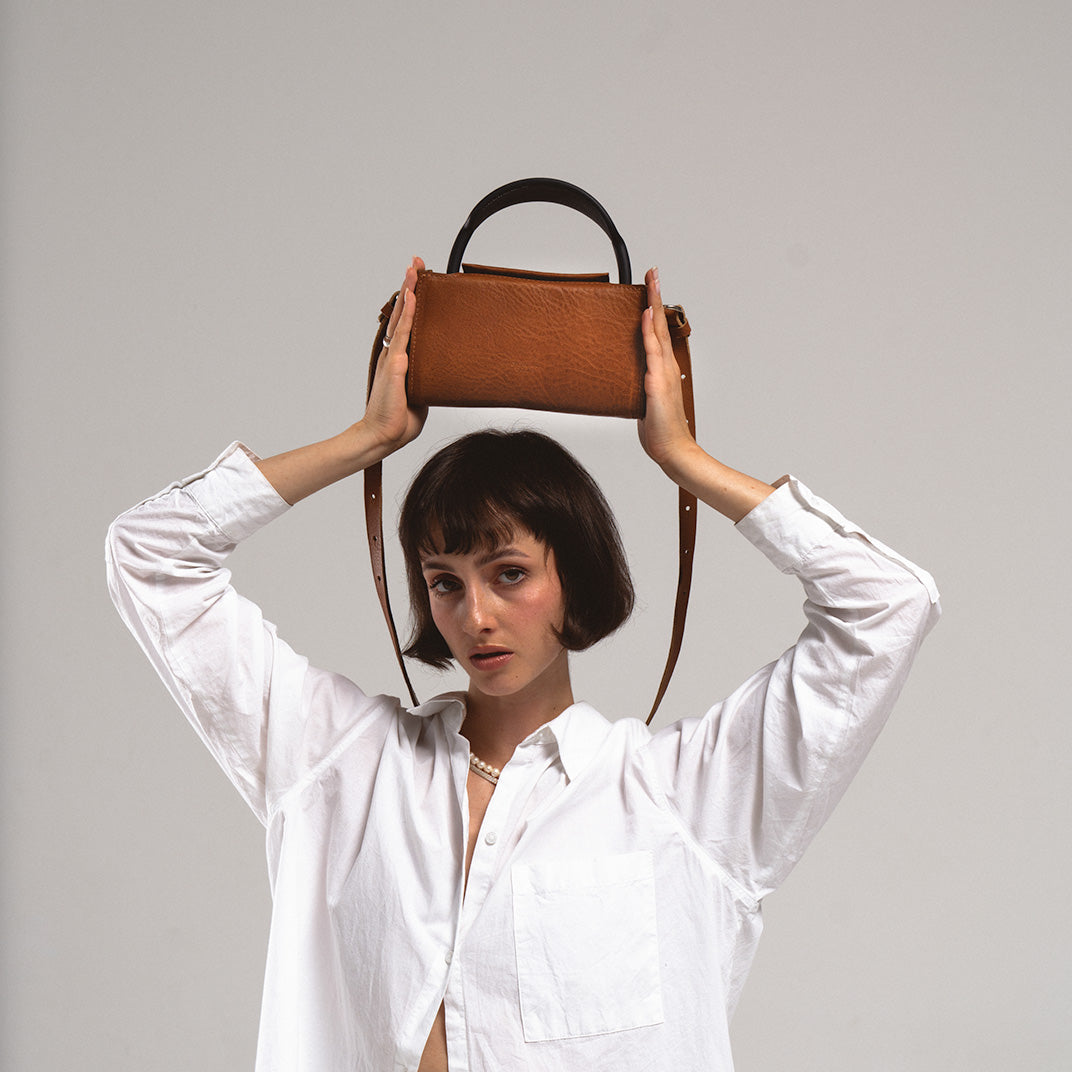 Leather Case for AirPods Max - The Minimalist 3.0 (Brown)-2